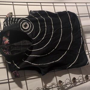 Sleeveless ladies golf shirt